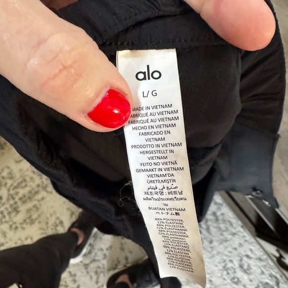 ALO Yoga Women's Elegant Black Wide-Leg Trousers - Picture 4 of 13